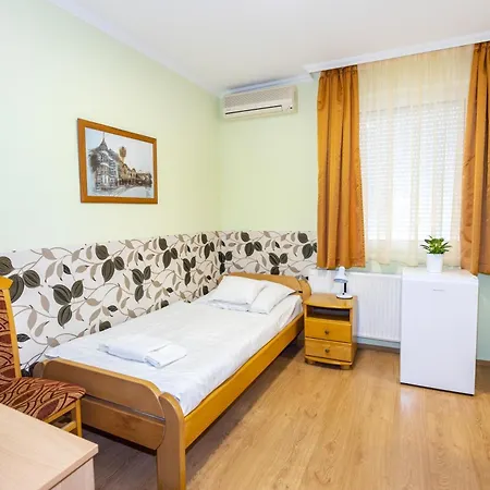 Belvarosi Panzio 3*